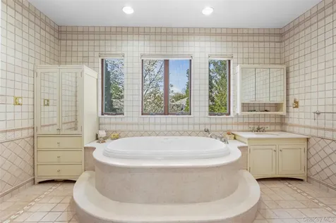 106 Carver Terrace Yonkers NY 10710