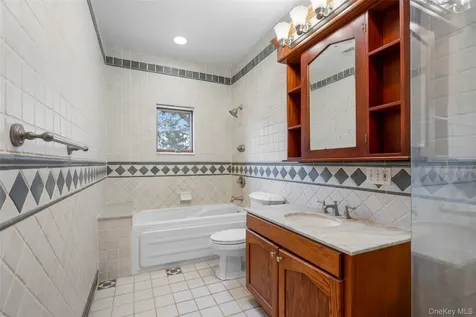 106 Carver Terrace Yonkers NY 10710