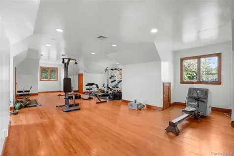 106 Carver Terrace Yonkers NY 10710