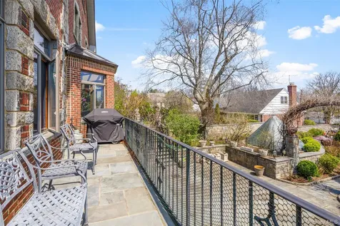 106 Carver Terrace Yonkers NY 10710