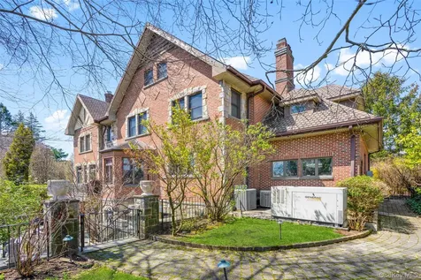 106 Carver Terrace Yonkers NY 10710