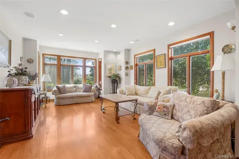 106 Carver Terrace Yonkers NY 10710