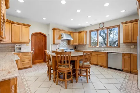 106 Carver Terrace Yonkers NY 10710