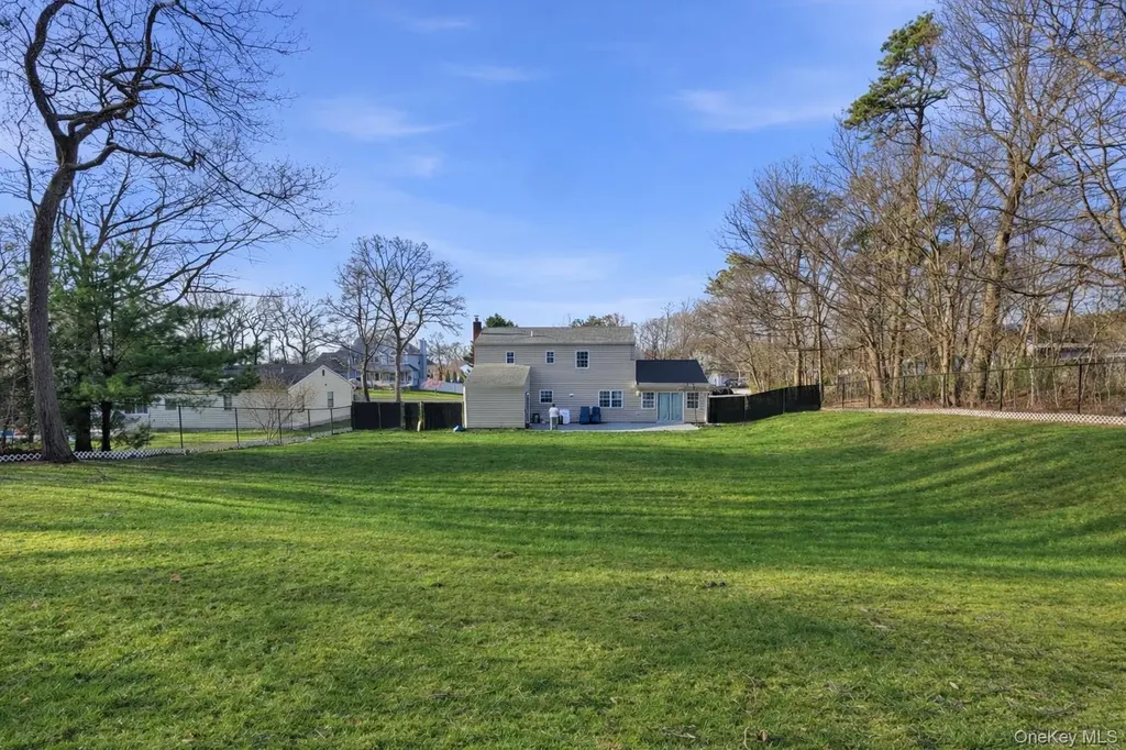 4 Howard Street Selden NY 11784