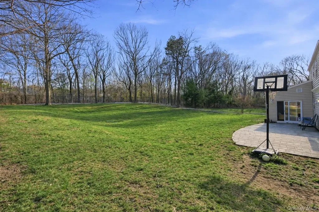4 Howard Street Selden NY 11784