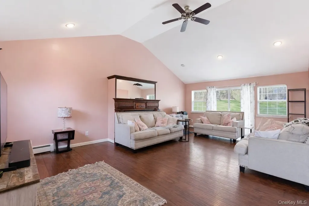 4 Howard Street Selden NY 11784