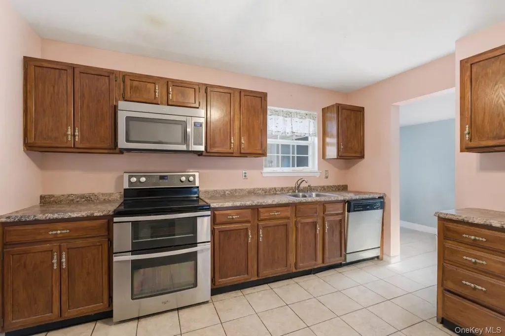 4 Howard Street Selden NY 11784