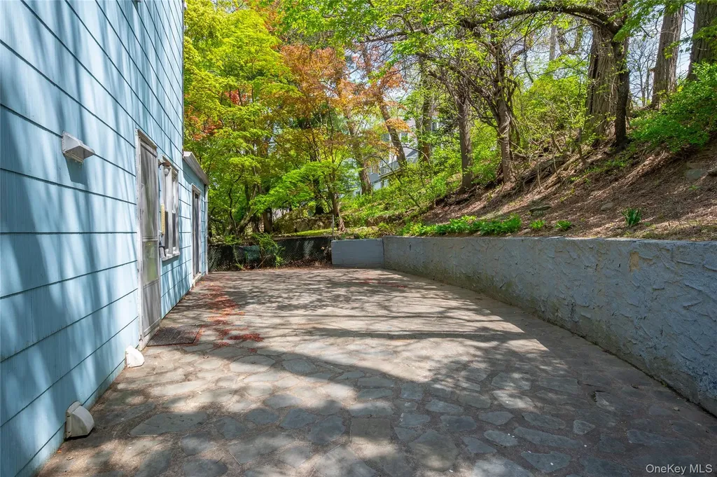 12 Arthur Place Yonkers NY 10701