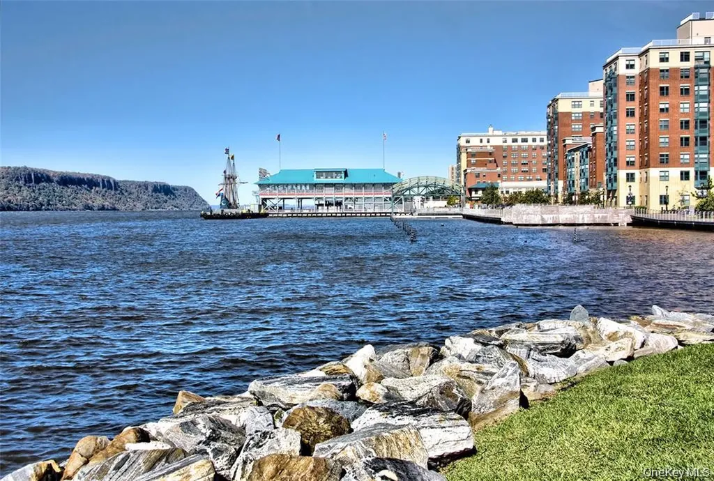 12 Arthur Place Yonkers NY 10701