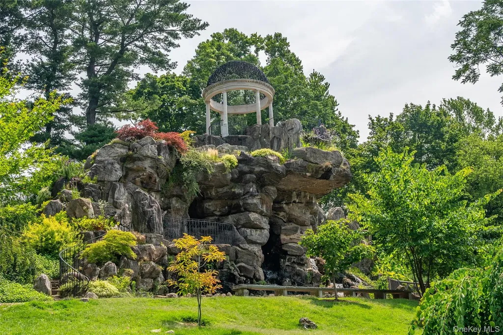 12 Arthur Place Yonkers NY 10701