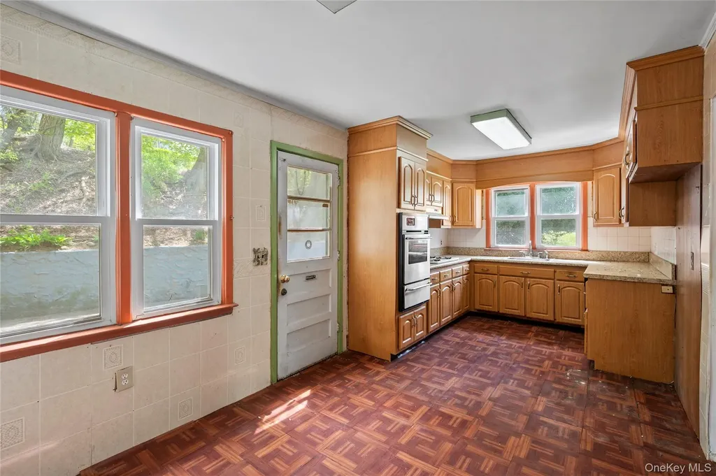 12 Arthur Place Yonkers NY 10701