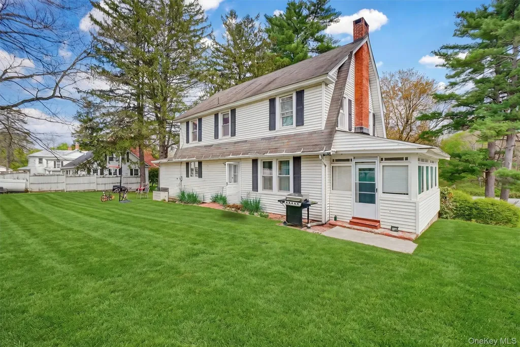 1379 Route 44 Pleasant Valley NY 12569