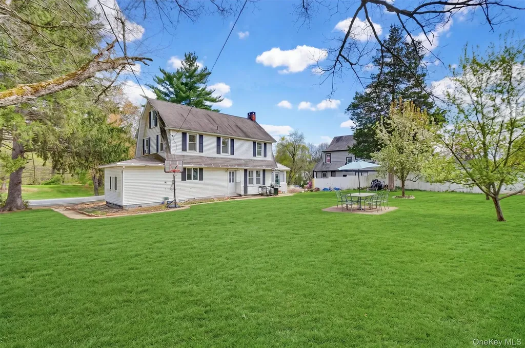 1379 Route 44 Pleasant Valley NY 12569