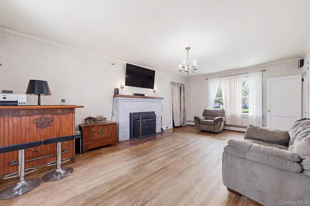 1379 Route 44 Pleasant Valley NY 12569