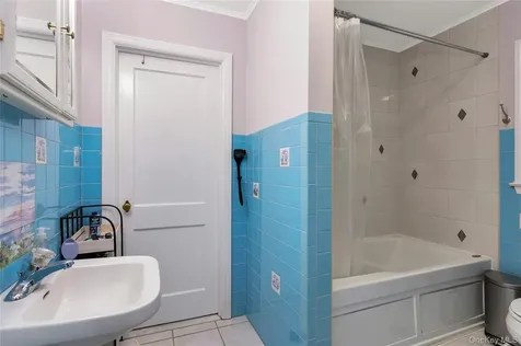 15 Cherry Lane Glen Head NY 11545