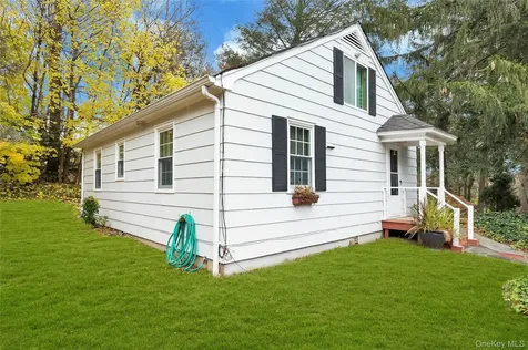 15 Cherry Lane Glen Head NY 11545