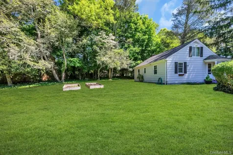 15 Cherry Lane Glen Head NY 11545