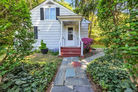 15 Cherry Lane Glen Head NY 11545