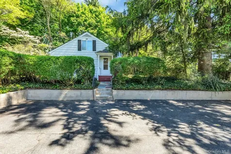 15 Cherry Lane Glen Head NY 11545