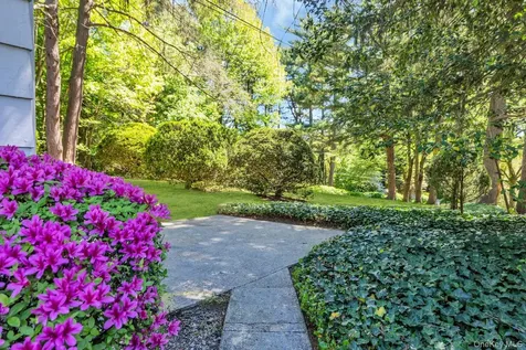 15 Cherry Lane Glen Head NY 11545