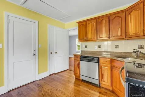15 Cherry Lane Glen Head NY 11545