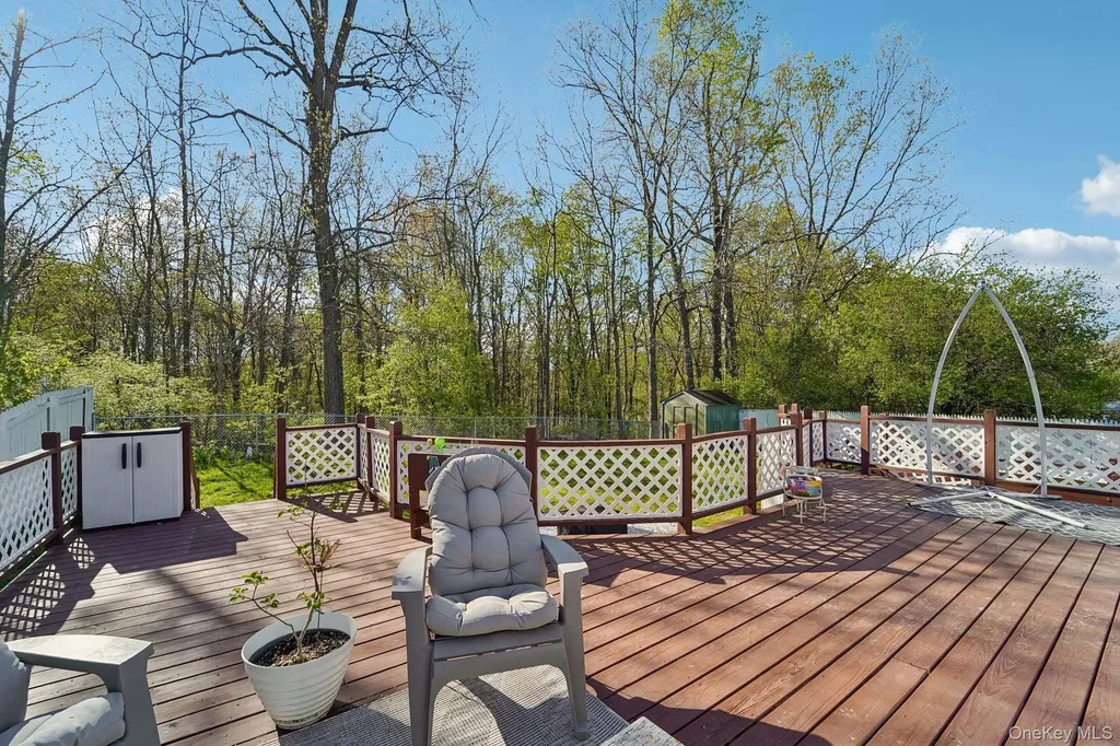 22 Oak Lane Middletown NY 10940