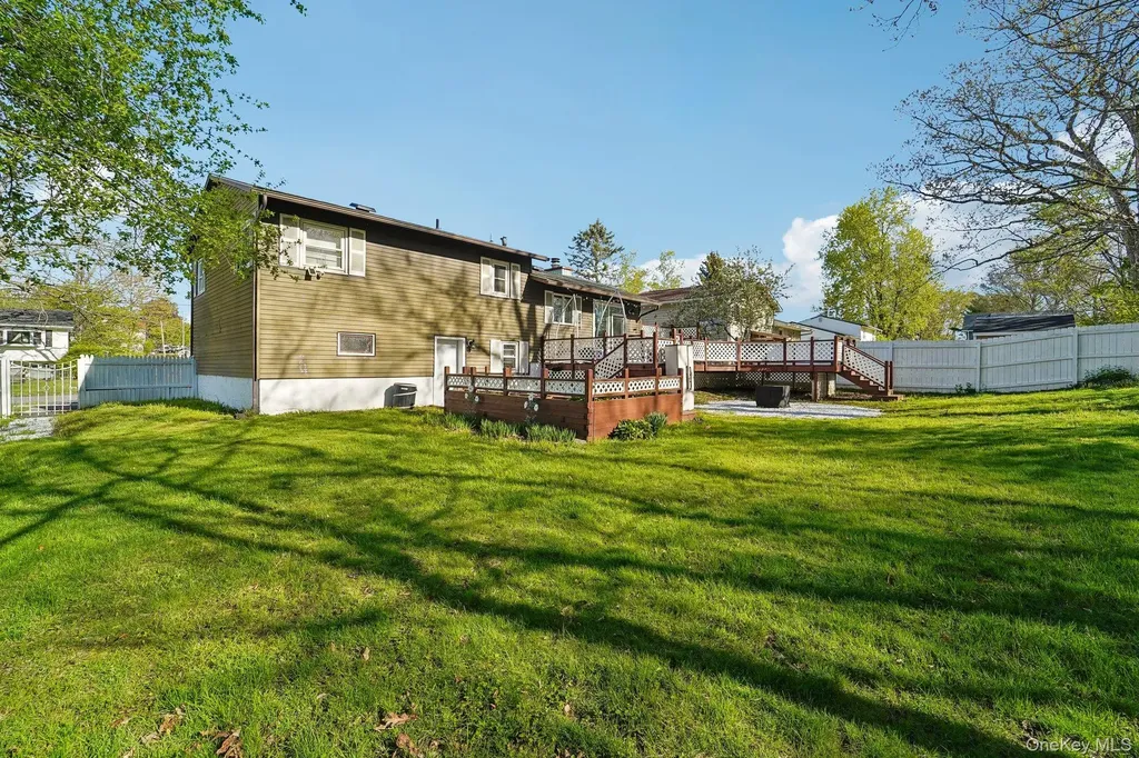 22 Oak Lane Middletown NY 10940