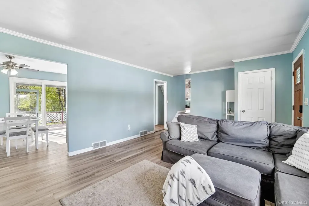 22 Oak Lane Middletown NY 10940