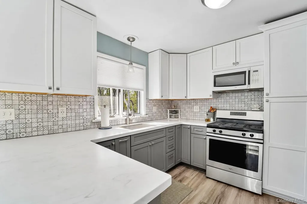 22 Oak Lane Middletown NY 10940