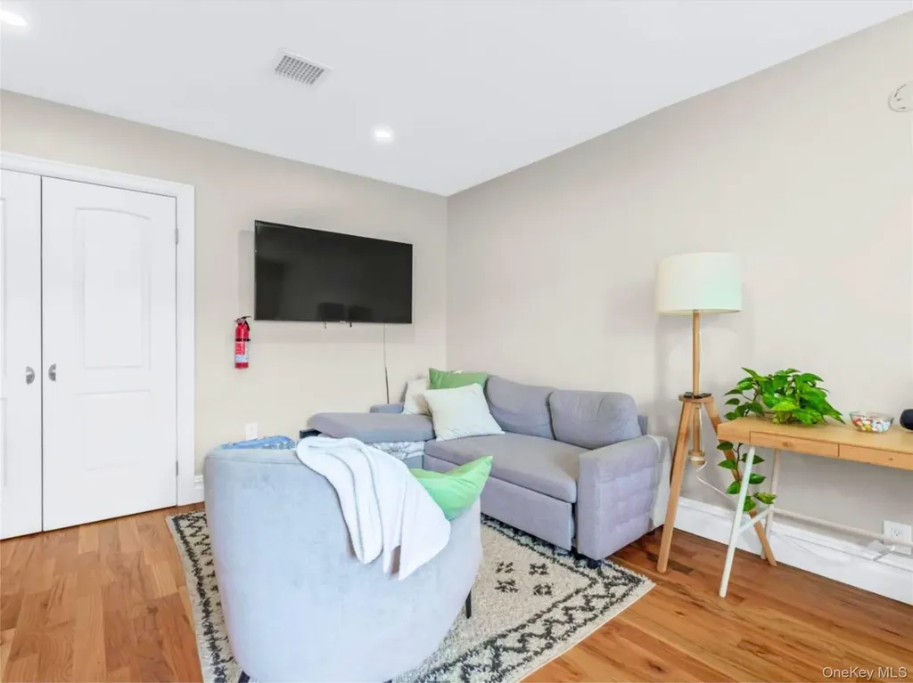 8920 Avenue B Brooklyn NY 11236