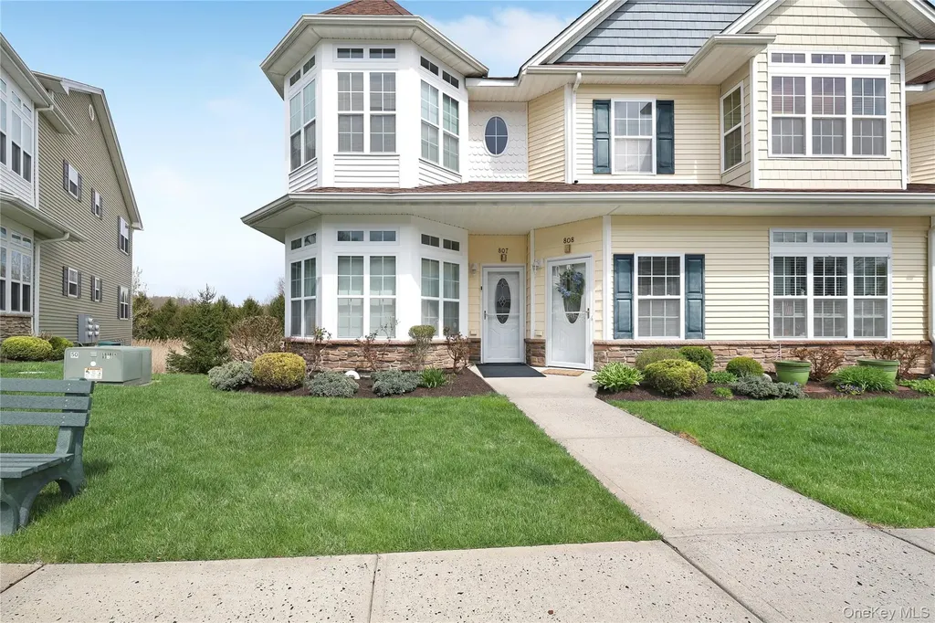 807 Egrets Landing Carmel NY 10512