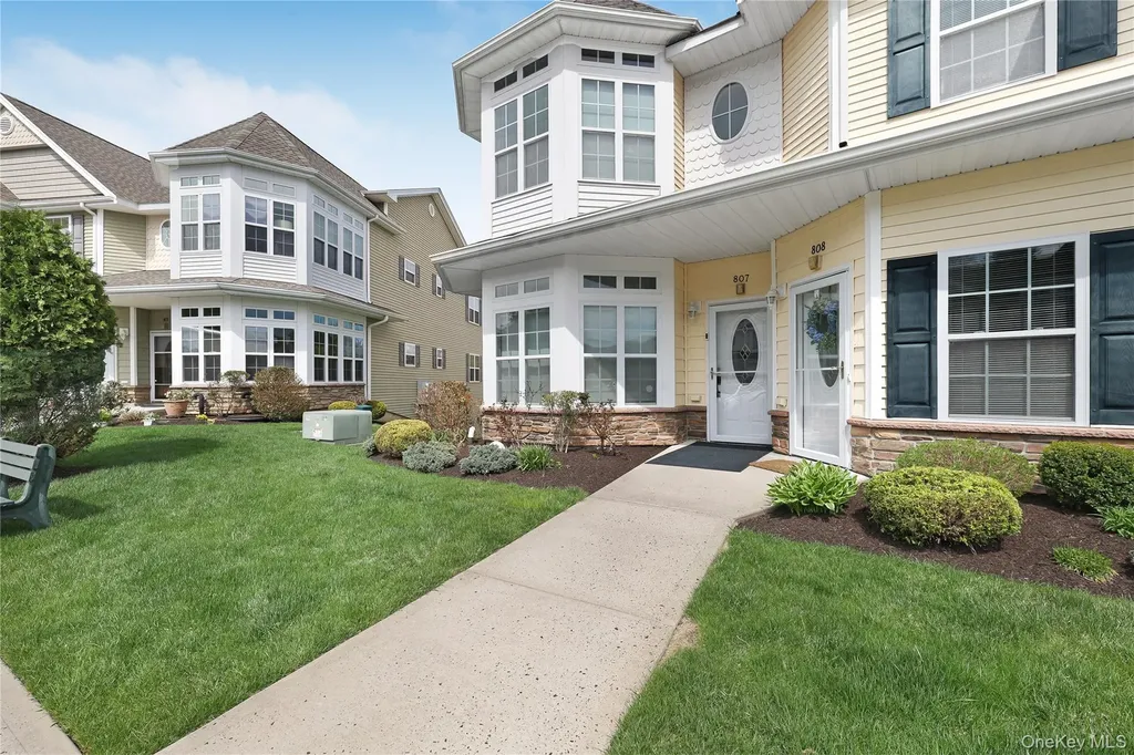 807 Egrets Landing Carmel NY 10512