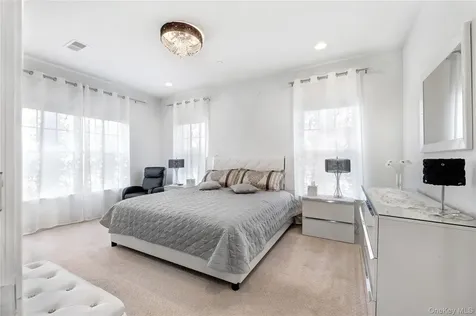 807 Egrets Landing Carmel NY 10512