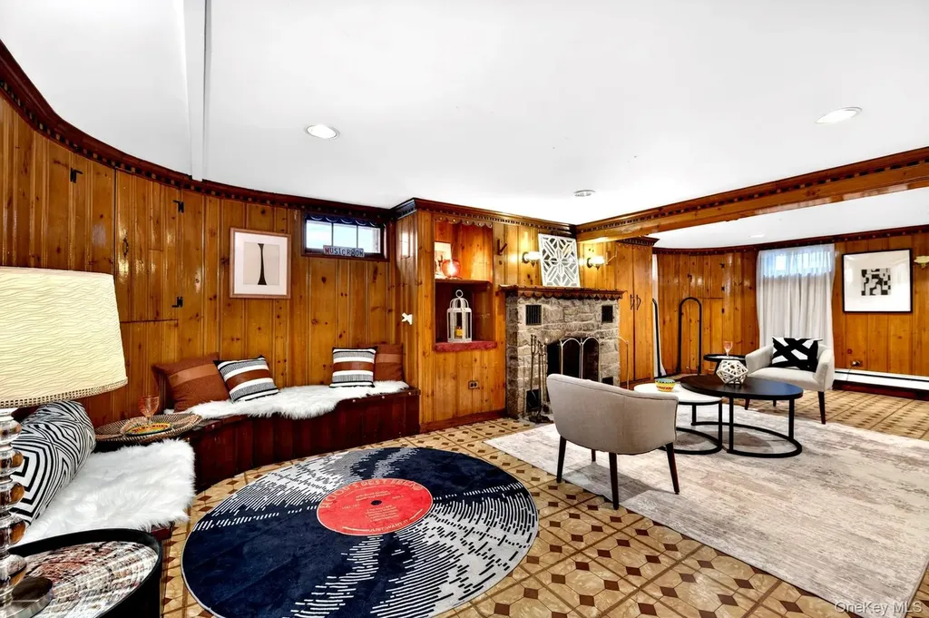66 Aberdeen Road New Hyde Park NY 11040