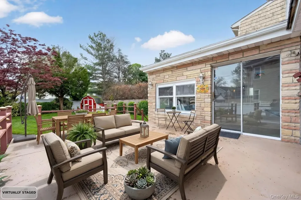 66 Aberdeen Road New Hyde Park NY 11040