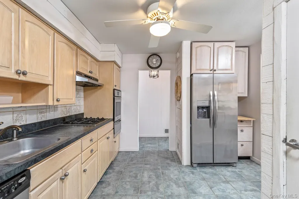 10 Fortune Court Commack NY 11725