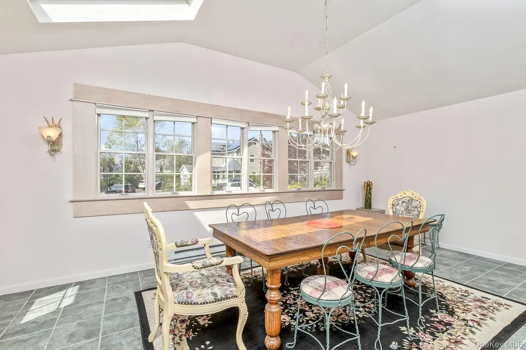 10 Fortune Court Commack NY 11725
