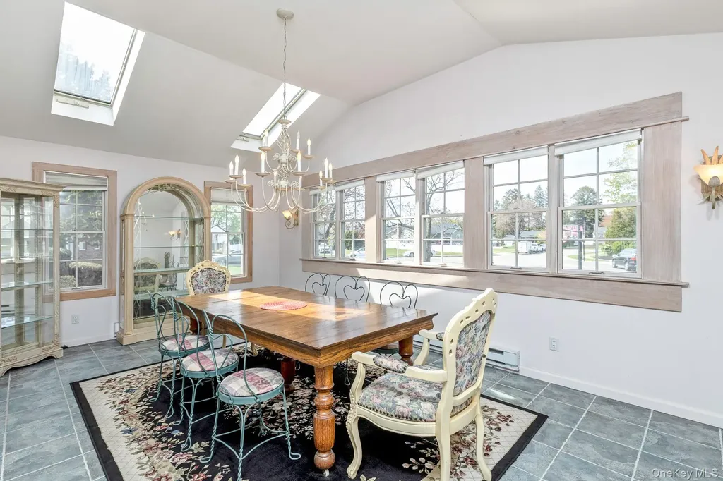 10 Fortune Court Commack NY 11725