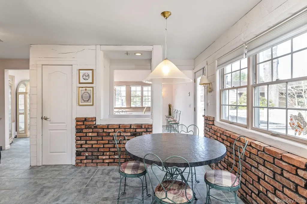 10 Fortune Court Commack NY 11725