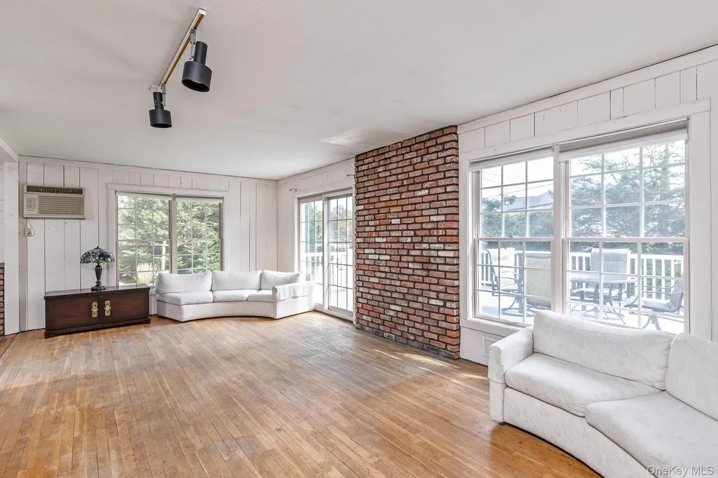 10 Fortune Court Commack NY 11725