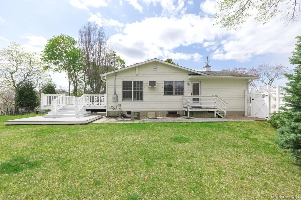 10 Fortune Court Commack NY 11725
