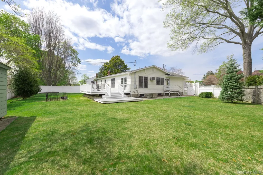 10 Fortune Court Commack NY 11725