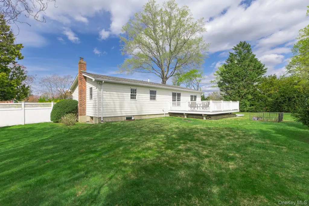 10 Fortune Court Commack NY 11725