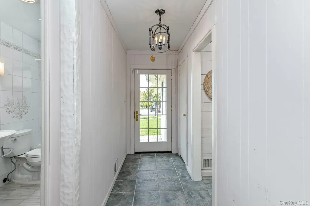 10 Fortune Court Commack NY 11725