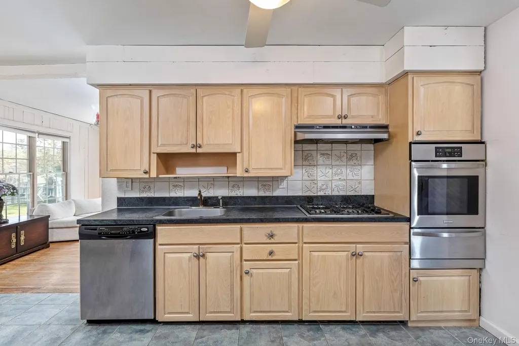 10 Fortune Court Commack NY 11725