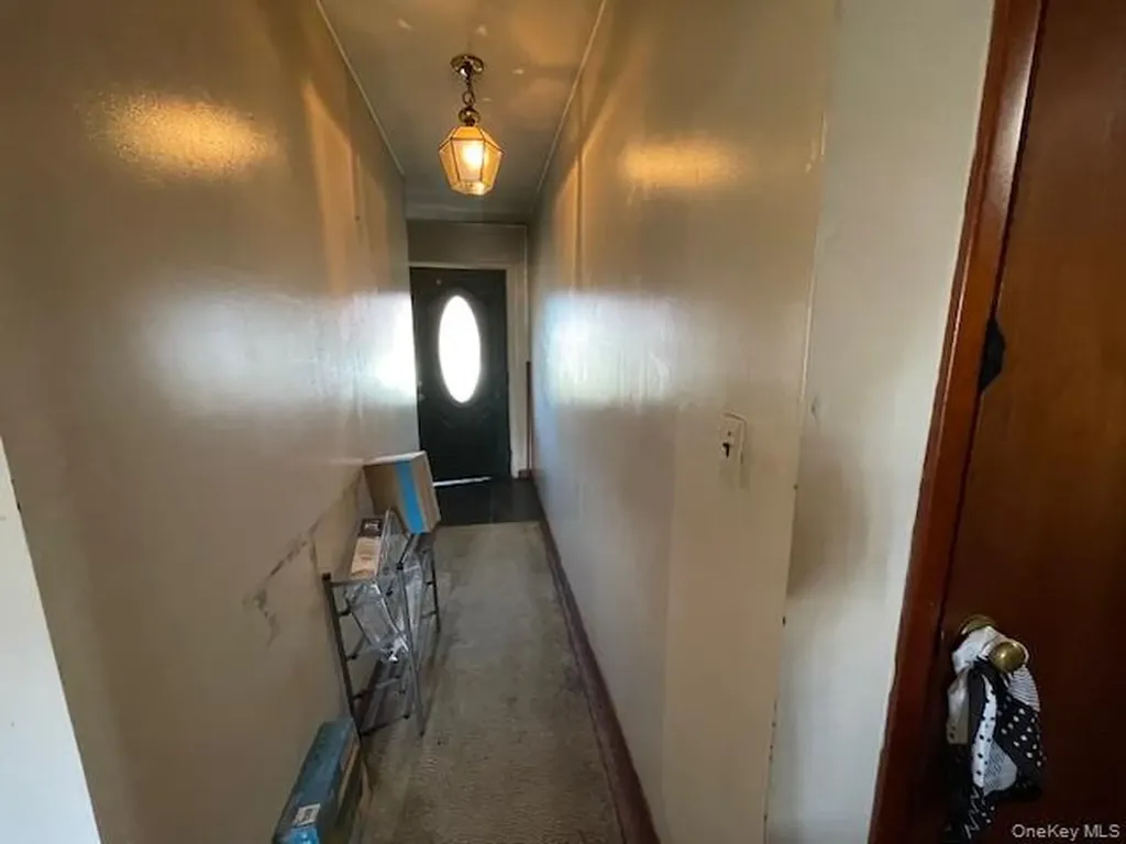 607 Osborn Avenue Riverhead NY 11901