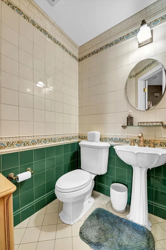 2137 3rd Avenue Merrick NY 11566