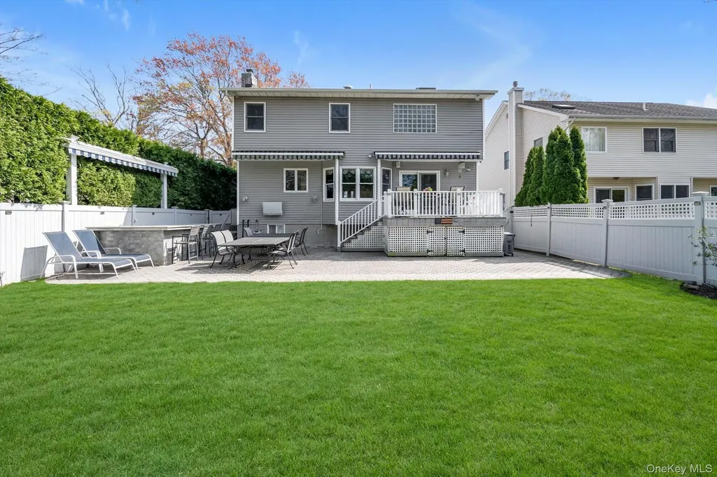 2137 3rd Avenue Merrick NY 11566