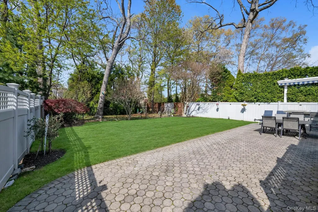 2137 3rd Avenue Merrick NY 11566