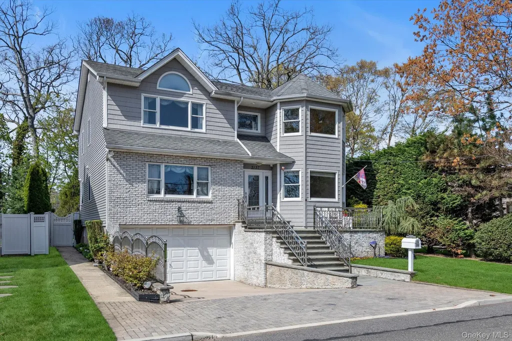 2137 3rd Avenue Merrick NY 11566